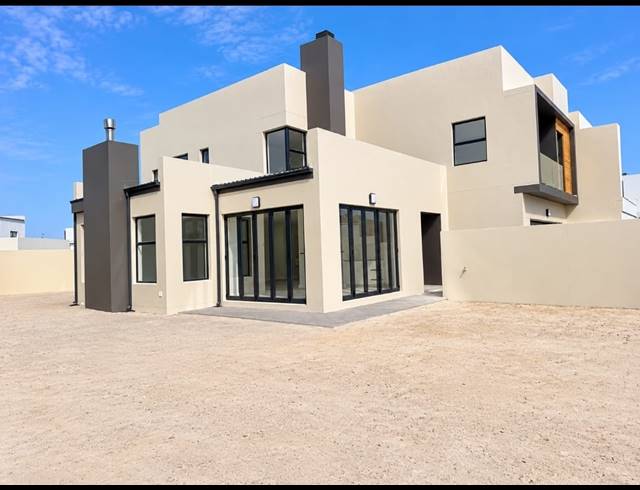 4 BEDROOM FREESTANDING FOR SALE IN SANDOWN